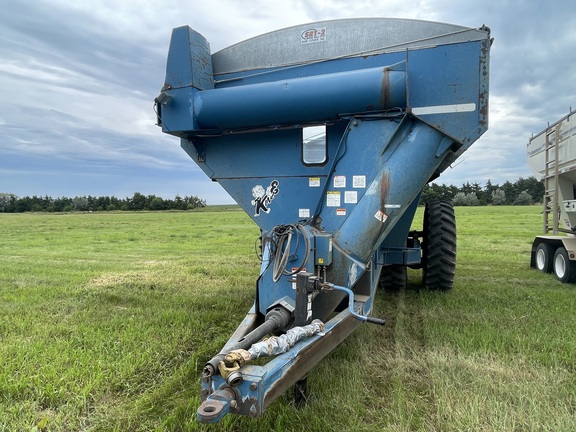 1995 Kinze 1040 Grain Cart