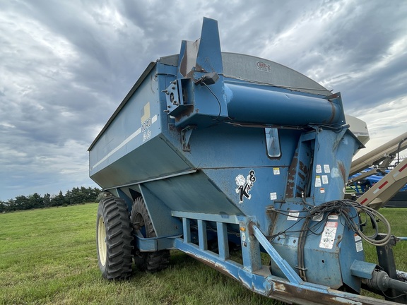 1995 Kinze 1040 Grain Cart