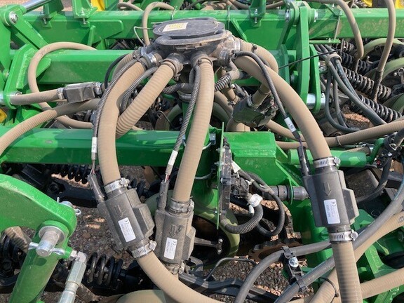 2021 John Deere 1890 Air Seeder