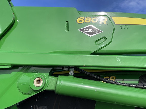 2022 John Deere 680R Loader