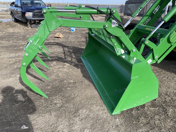 2022 John Deere 680R Loader