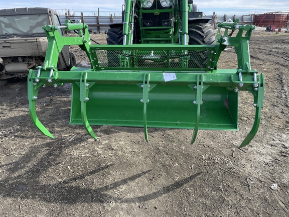 2022 John Deere 680R Loader