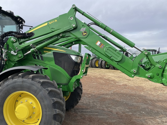 2022 John Deere 640R Loader