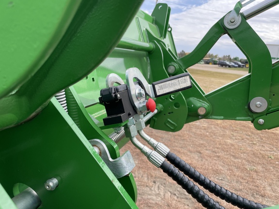 2022 John Deere 640R Loader