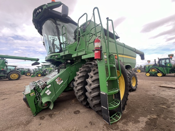 2019 John Deere S780 Combine