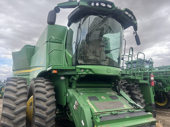 2019 John Deere S780 Combine