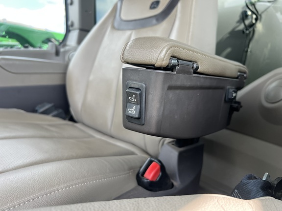 2022 John Deere 612R Sprayer/High Clearance