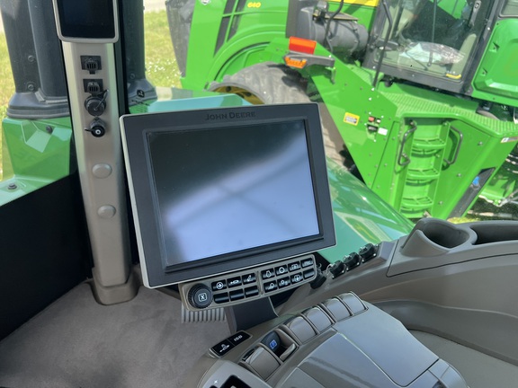 2022 John Deere 9RX 640 Tractor Rubber Track