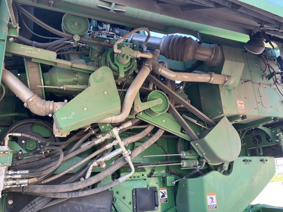 2017 John Deere S680 Combine