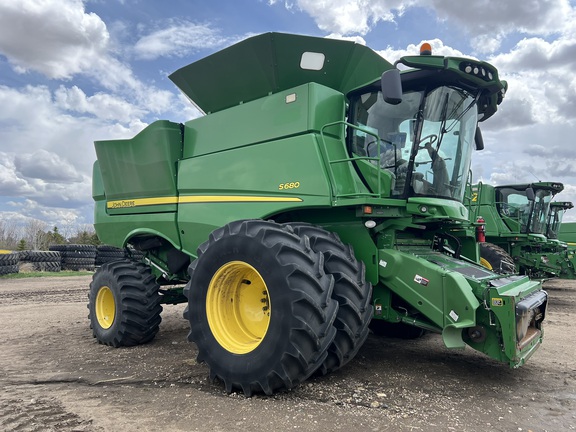 2017 John Deere S680 Combine