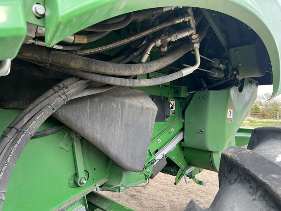 2017 John Deere S680 Combine