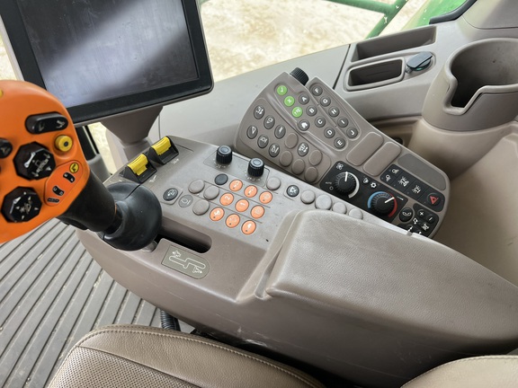 2017 John Deere S680 Combine