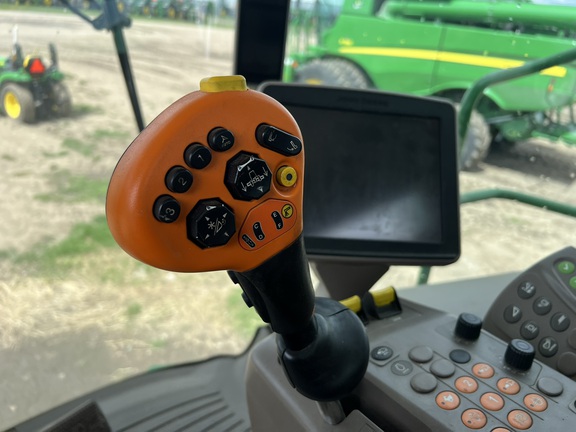 2017 John Deere S680 Combine