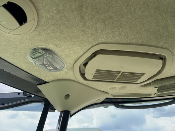 2017 John Deere S680 Combine