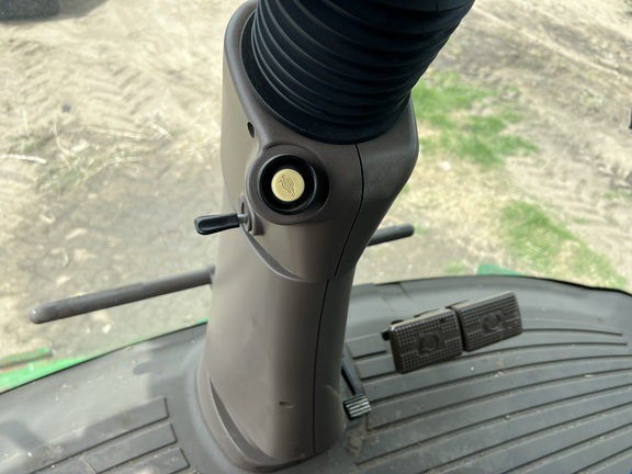 2017 John Deere S680 Combine