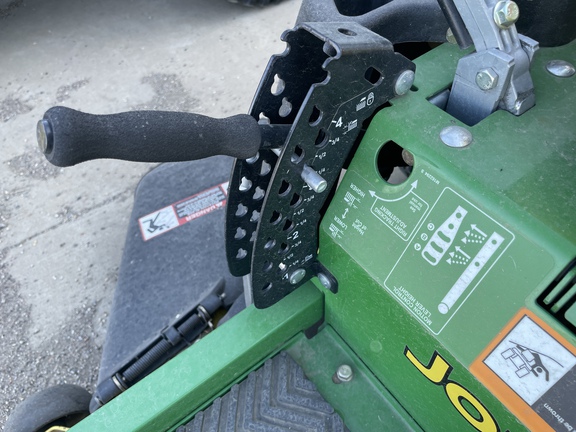 2012 John Deere Z245 Mower/Zero Turn