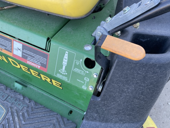 2012 John Deere Z245 Mower/Zero Turn