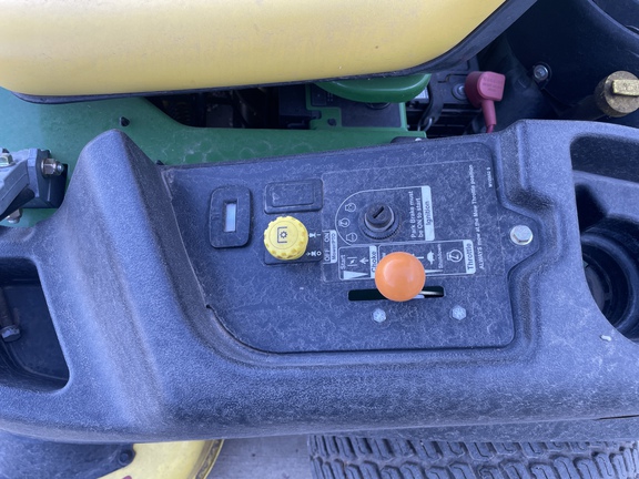 2012 John Deere Z245 Mower/Zero Turn