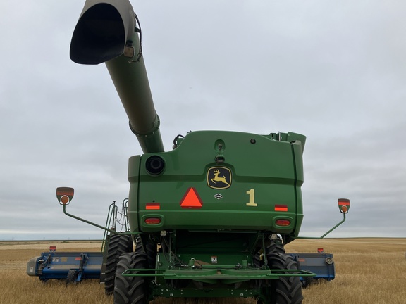 2022 John Deere S780 Combine