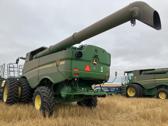 2022 John Deere S780 Combine