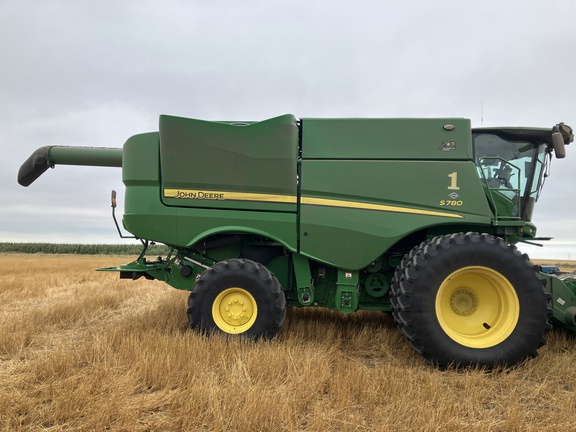 2022 John Deere S780 Combine