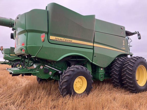 2022 John Deere S780 Combine