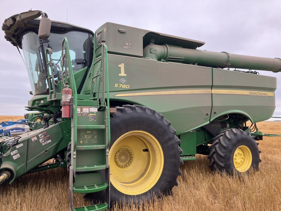 2022 John Deere S780 Combine