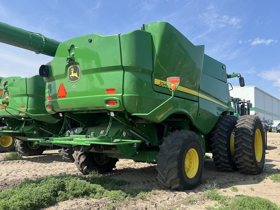 2022 John Deere S780 Combine