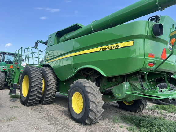 2022 John Deere S780 Combine