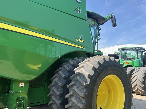 2022 John Deere S780 Combine