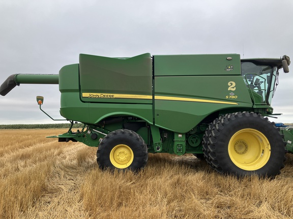 2022 John Deere S780 Combine