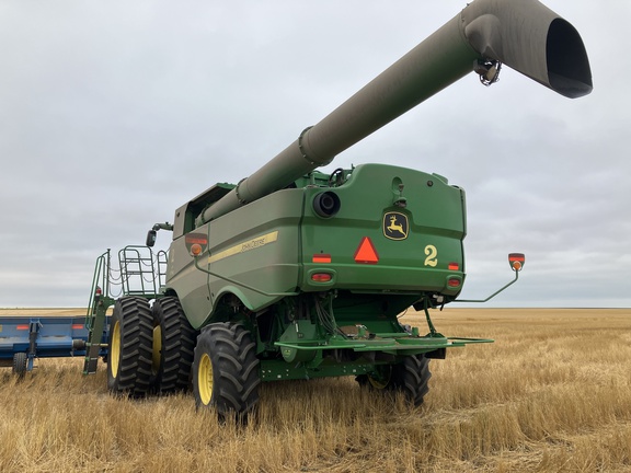 2022 John Deere S780 Combine