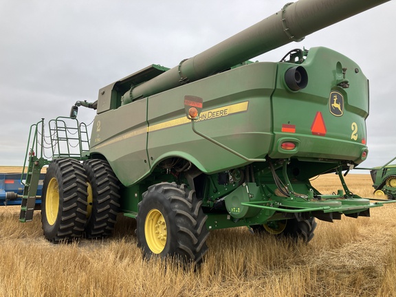 2022 John Deere S780 Combine