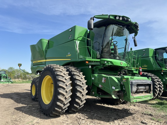 2022 John Deere S780 Combine