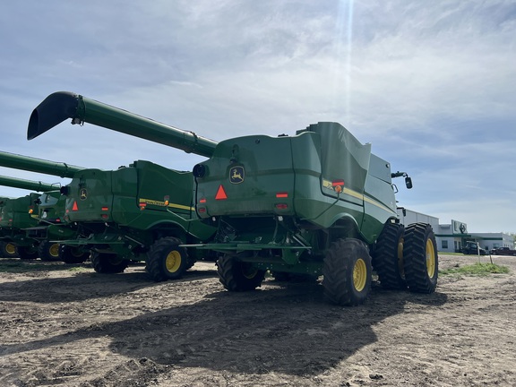 2022 John Deere S780 Combine