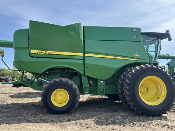 2022 John Deere S780 Combine