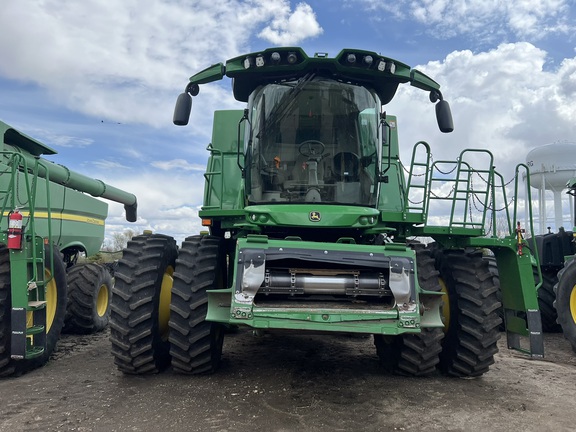 2022 John Deere S780 Combine