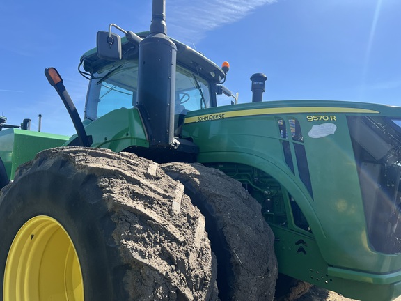 2015 John Deere 9570R Tractor 4WD