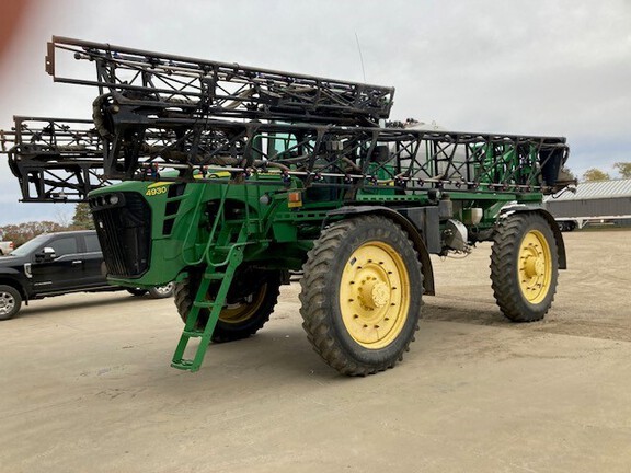 2011 John Deere 4930 Sprayer/High Clearance