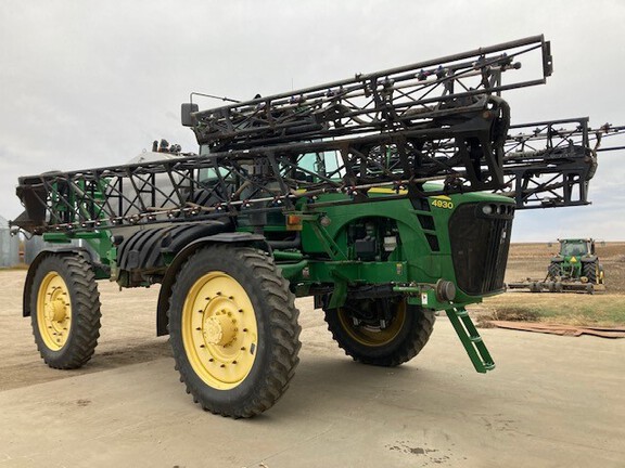 2011 John Deere 4930 Sprayer/High Clearance