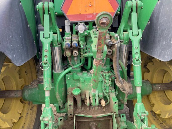 2009 John Deere 7330 Tractor