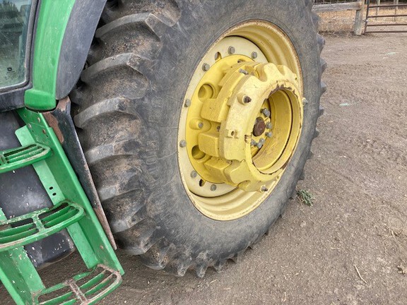 2009 John Deere 7330 Tractor