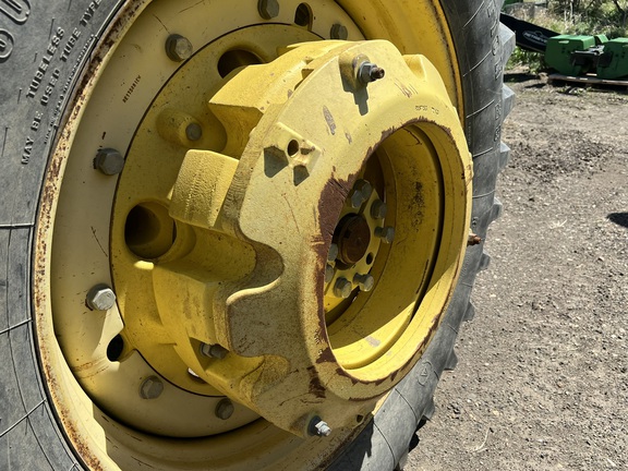 2009 John Deere 7330 Tractor