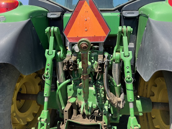 2009 John Deere 7330 Tractor
