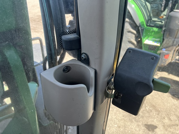 2009 John Deere 7330 Tractor