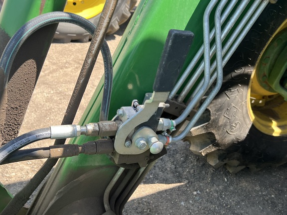 2009 John Deere 7330 Tractor