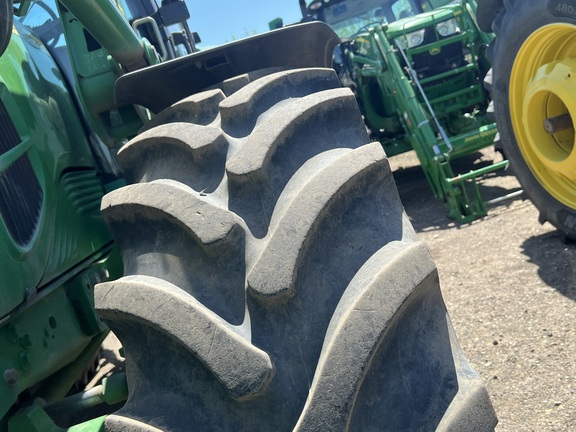 2009 John Deere 7330 Tractor