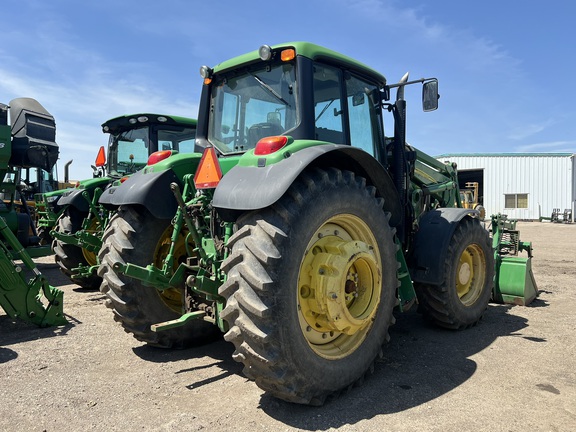 2009 John Deere 7330 Tractor