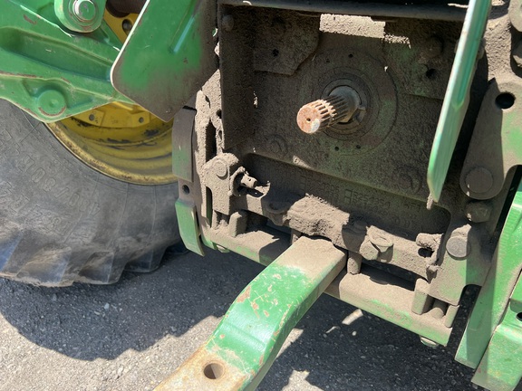 2009 John Deere 7330 Tractor