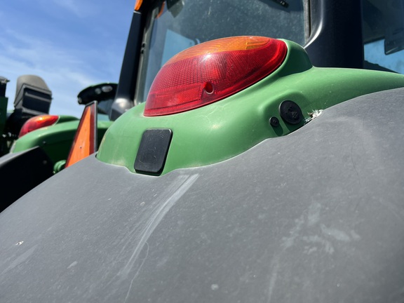 2009 John Deere 7330 Tractor